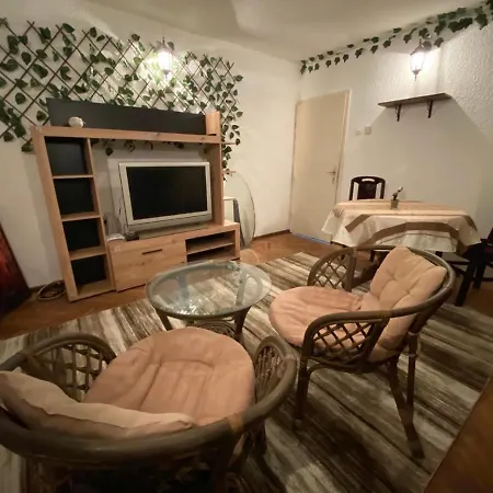 Gejza Apartment *