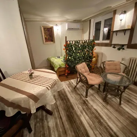 Gejza Apartment *